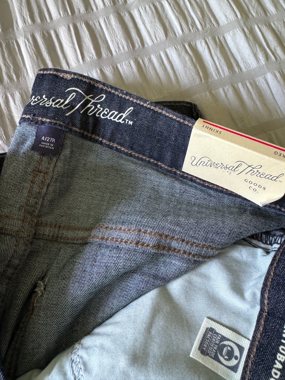 Universal Thread Women's Dark Indigo Skinny Jeans - Picture 3 of 8